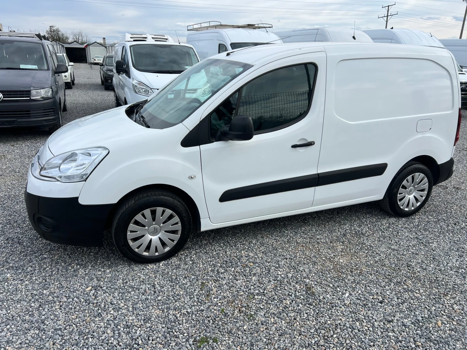 Citroen Berlingo 2+ 1 КЛИМА ТОП СЪСТОЯНИЕ, снимка 4 - Автомобили и джипове - 54128358