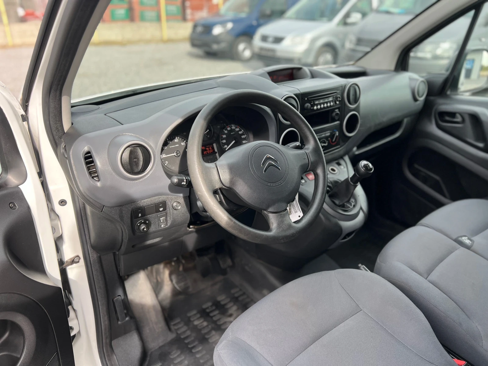 Citroen Berlingo 2+ 1 КЛИМА ТОП СЪСТОЯНИЕ, снимка 10 - Автомобили и джипове - 54128358
