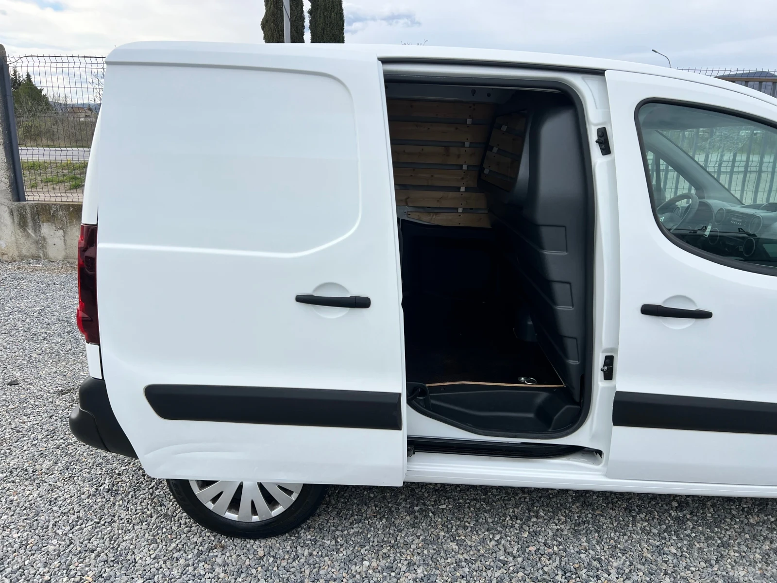 Citroen Berlingo 2+ 1 КЛИМА ТОП СЪСТОЯНИЕ, снимка 16 - Автомобили и джипове - 54128358