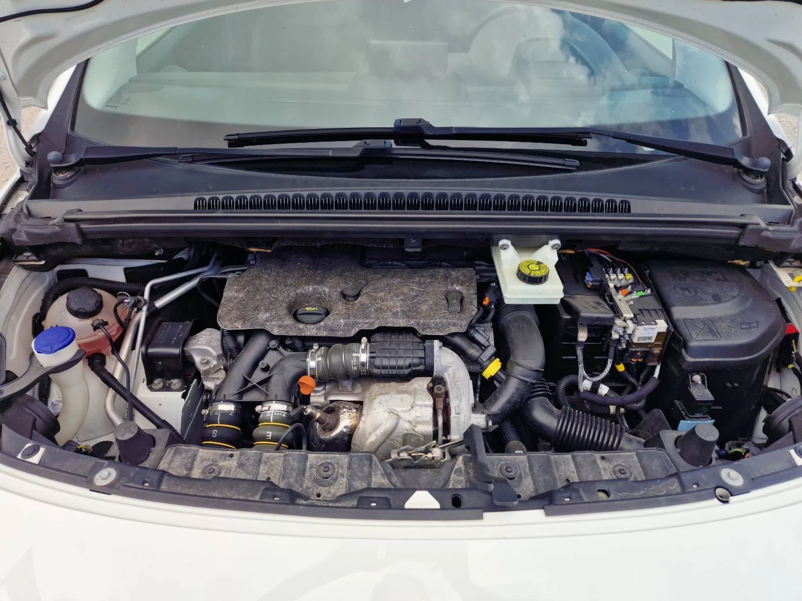 Peugeot 3008 1.6HDI LED-PANORAMA, снимка 17 - Автомобили и джипове - 54138313