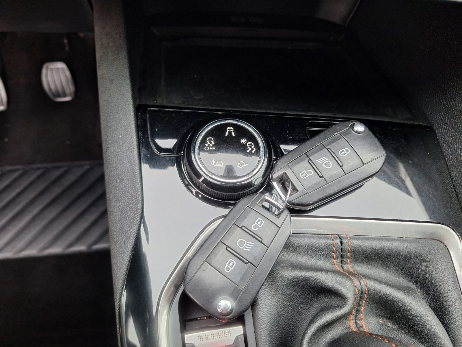 Peugeot 3008 1.6hdi* Навигация/Кросуей/Лед/6ск/Топ* , снимка 15 - Автомобили и джипове - 54140814