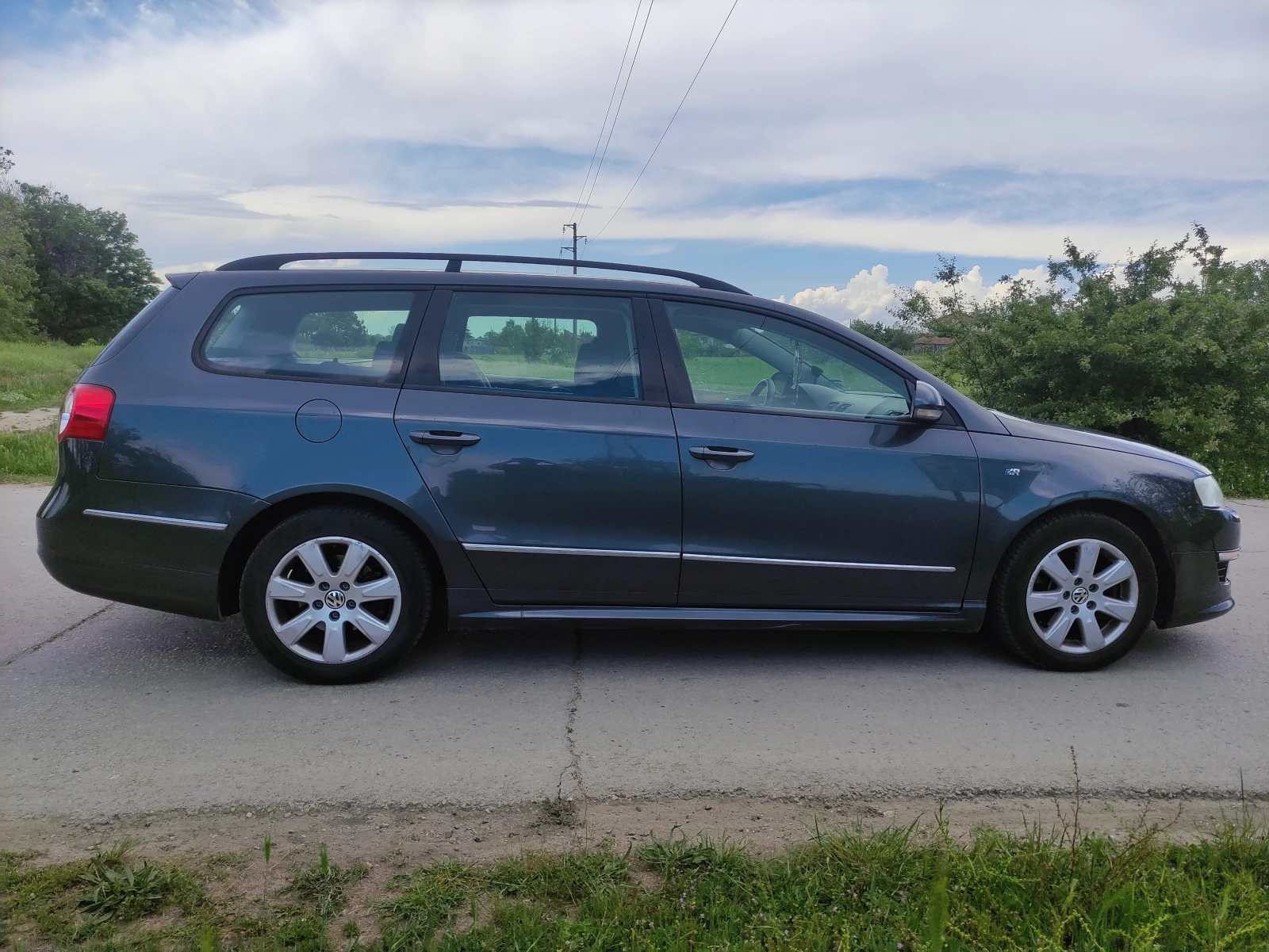 VW Passat R-Line Фейслифт, снимка 4 - Автомобили и джипове - 54330507