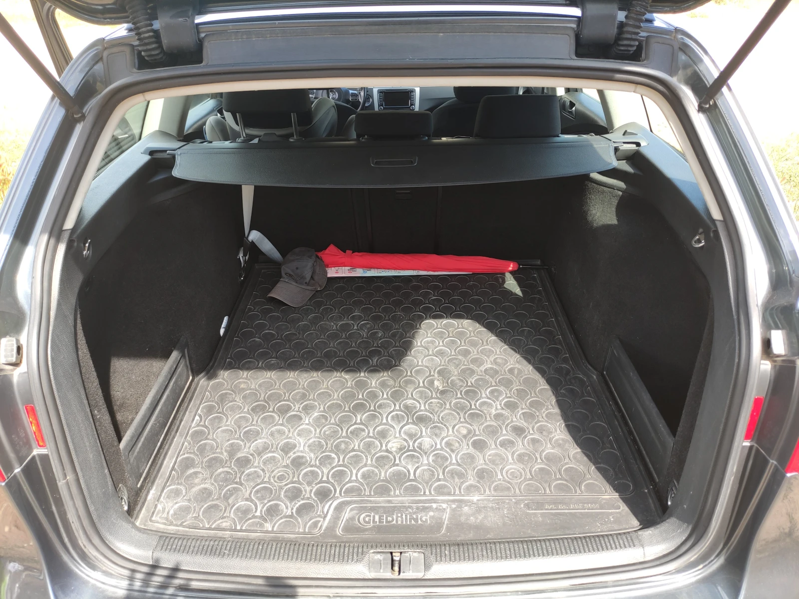 VW Passat R-Line Фейслифт, снимка 10 - Автомобили и джипове - 54330507