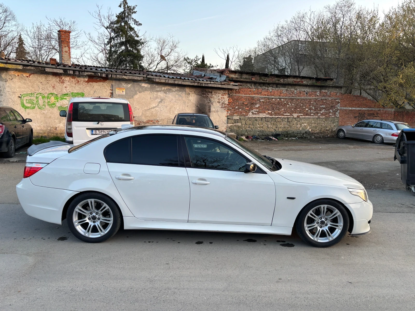 BMW 525 197kc Facelift, снимка 3 - Автомобили и джипове - 54394534