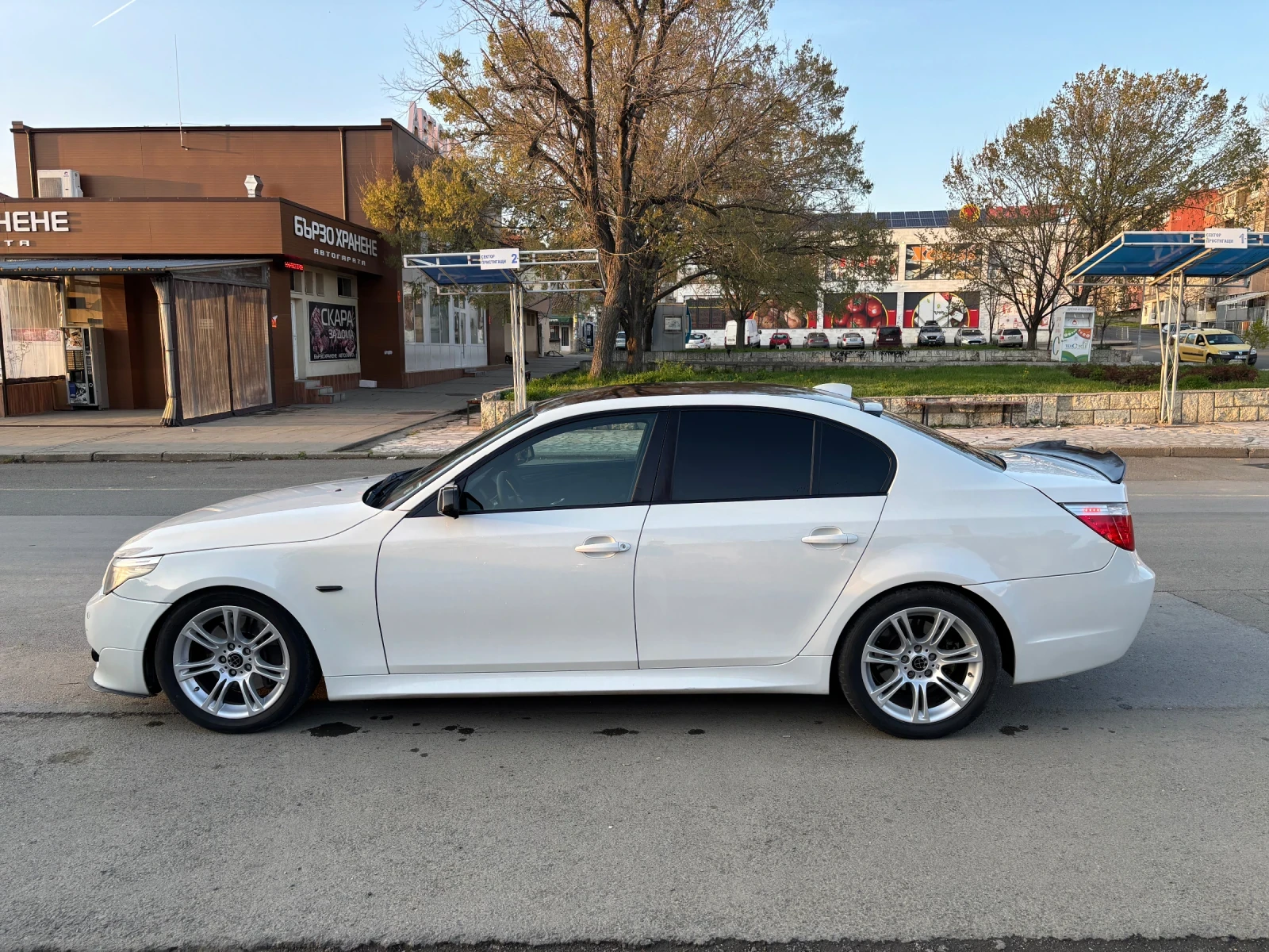 BMW 525 197kc Facelift, снимка 5 - Автомобили и джипове - 54394534