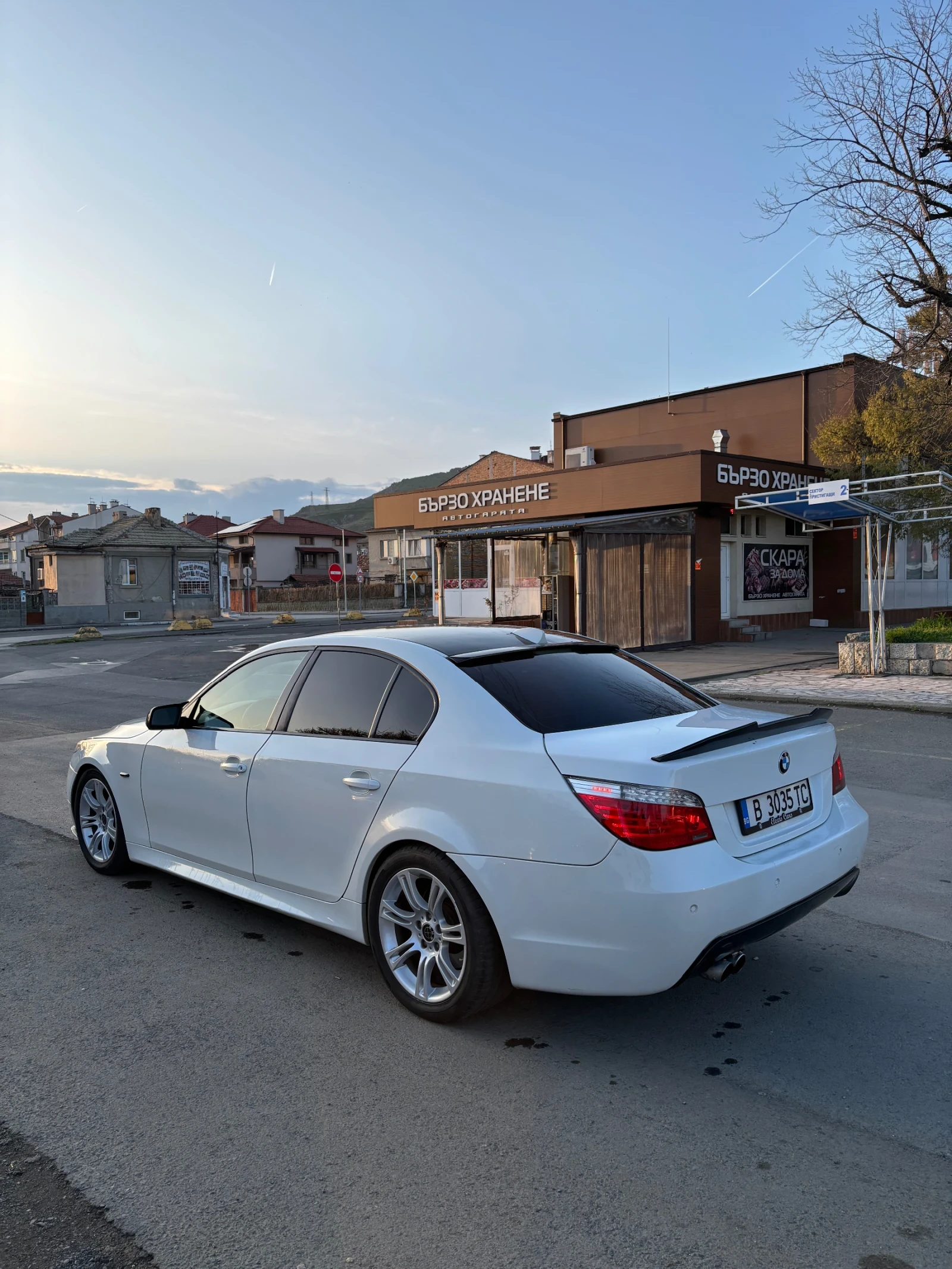 BMW 525 197kc Facelift, снимка 6 - Автомобили и джипове - 54394534