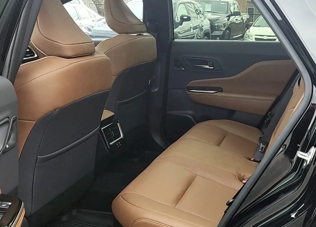 Toyota Crown SIGNIA LIMITED * BLIND SPOT * JBL * CARPLAY * ОБДУ, снимка 10 - Автомобили и джипове - 54567778
