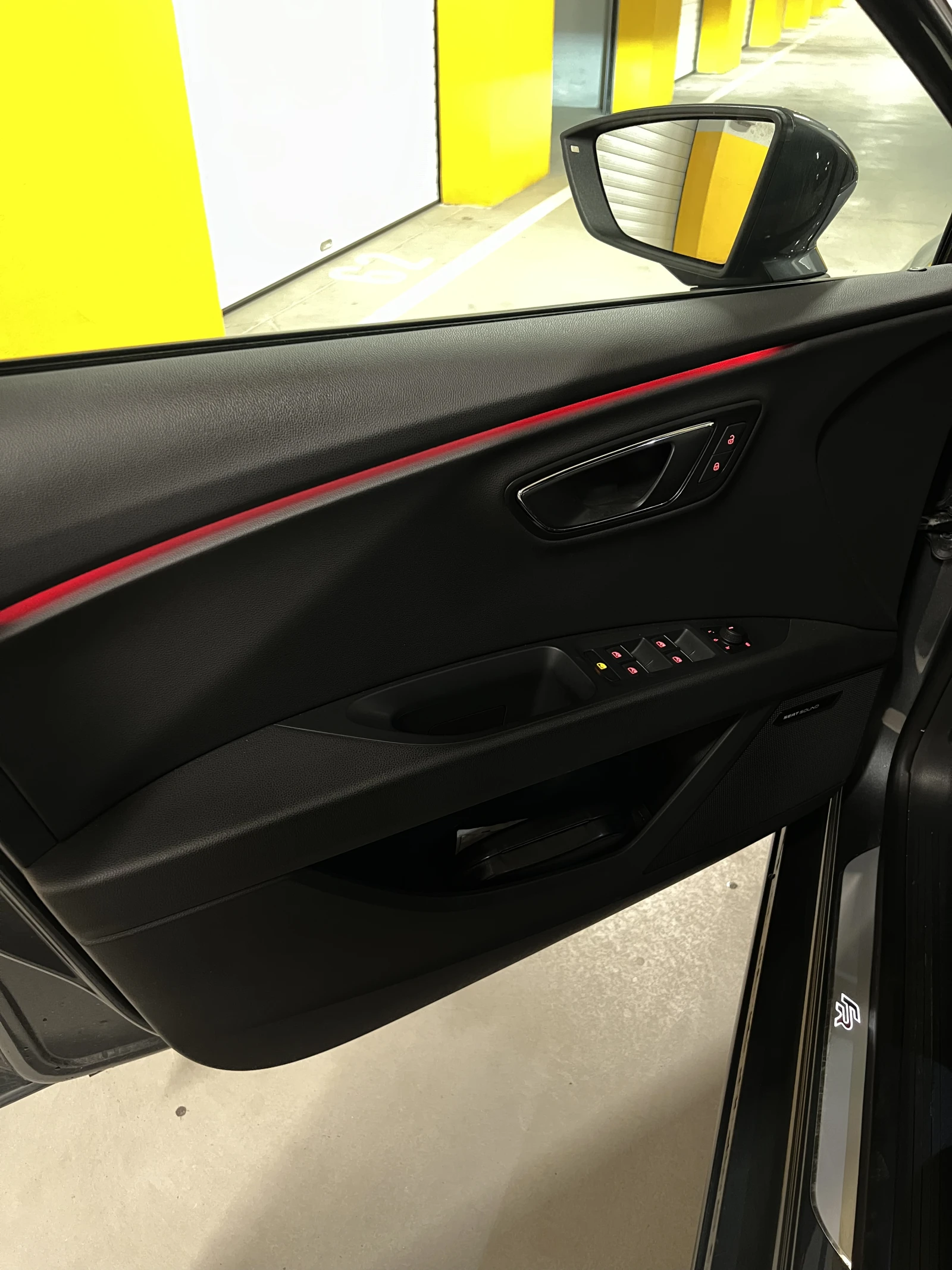 Seat Leon 2.0 TDI FR DSG, снимка 8 - Автомобили и джипове - 54671984