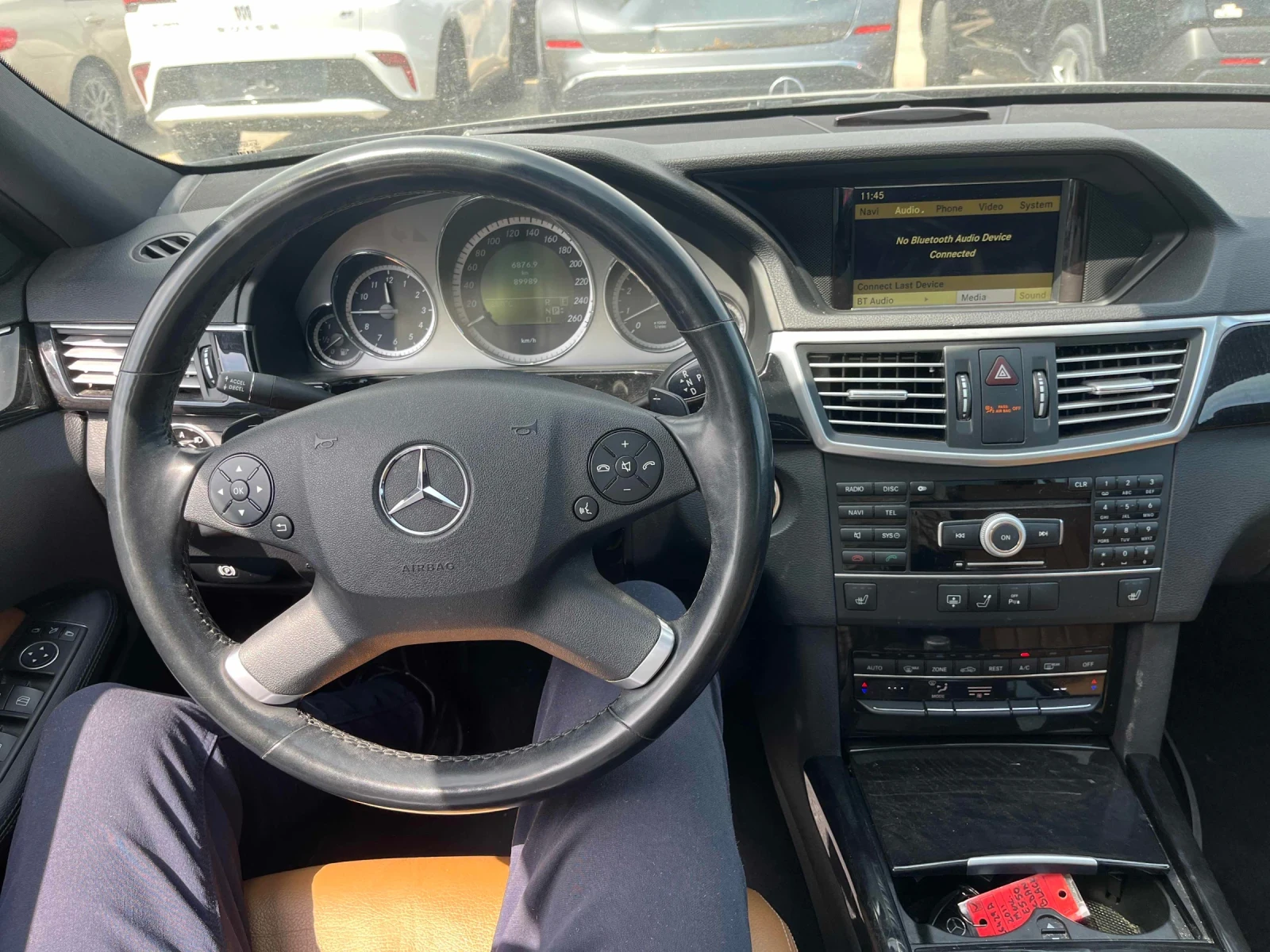 Mercedes-Benz E 500 AMG* 4Matic* Harman Kardon* Масаж* 2чифта гуми, снимка 10 - Автомобили и джипове - 54987703