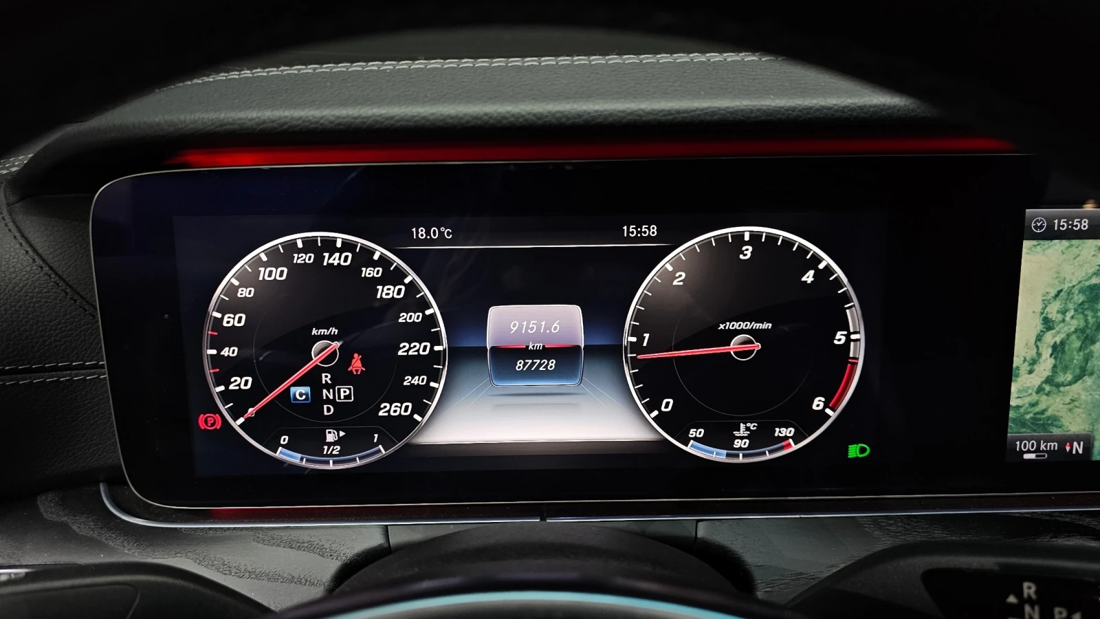 Mercedes-Benz E 220 * BURM * ПОДГРЕВ * М. ТОЧКА * КАМЕРА * ЛЮК, снимка 5 - Автомобили и джипове - 55144457