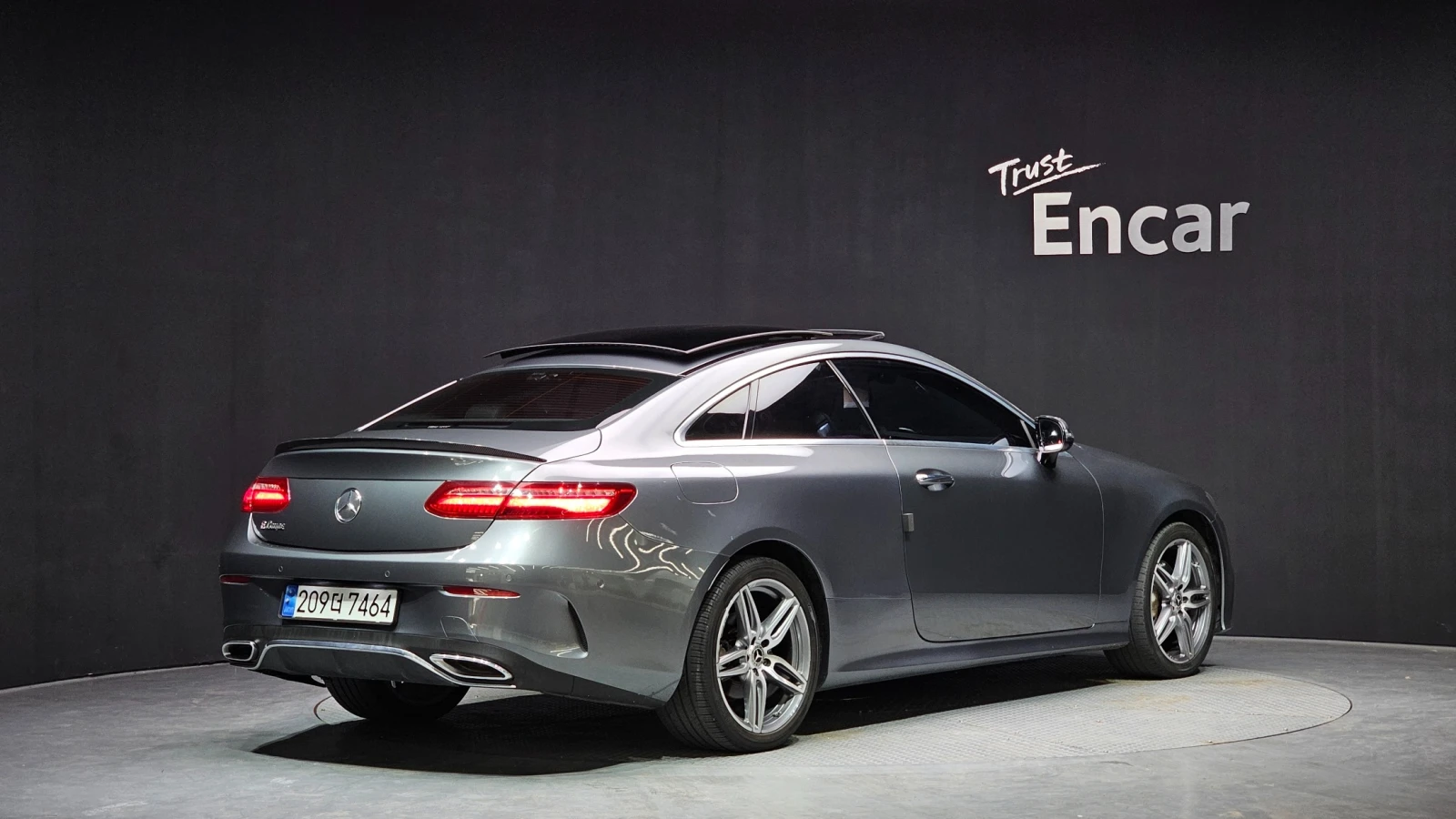 Mercedes-Benz E 220 * BURM * ПОДГРЕВ * М. ТОЧКА * КАМЕРА * ЛЮК, снимка 2 - Автомобили и джипове - 55144457
