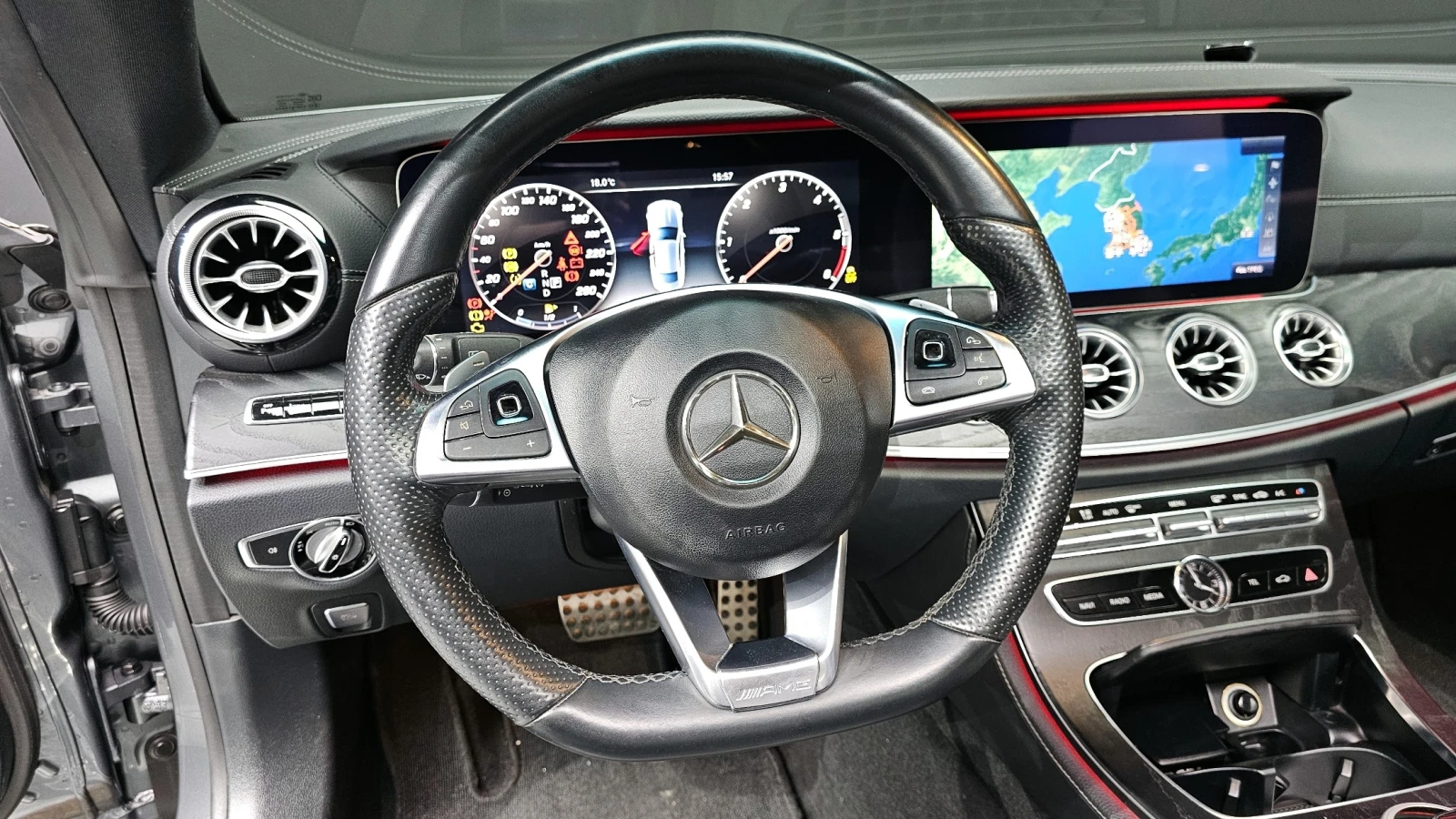 Mercedes-Benz E 220 * BURM * ПОДГРЕВ * М. ТОЧКА * КАМЕРА * ЛЮК, снимка 10 - Автомобили и джипове - 55144457