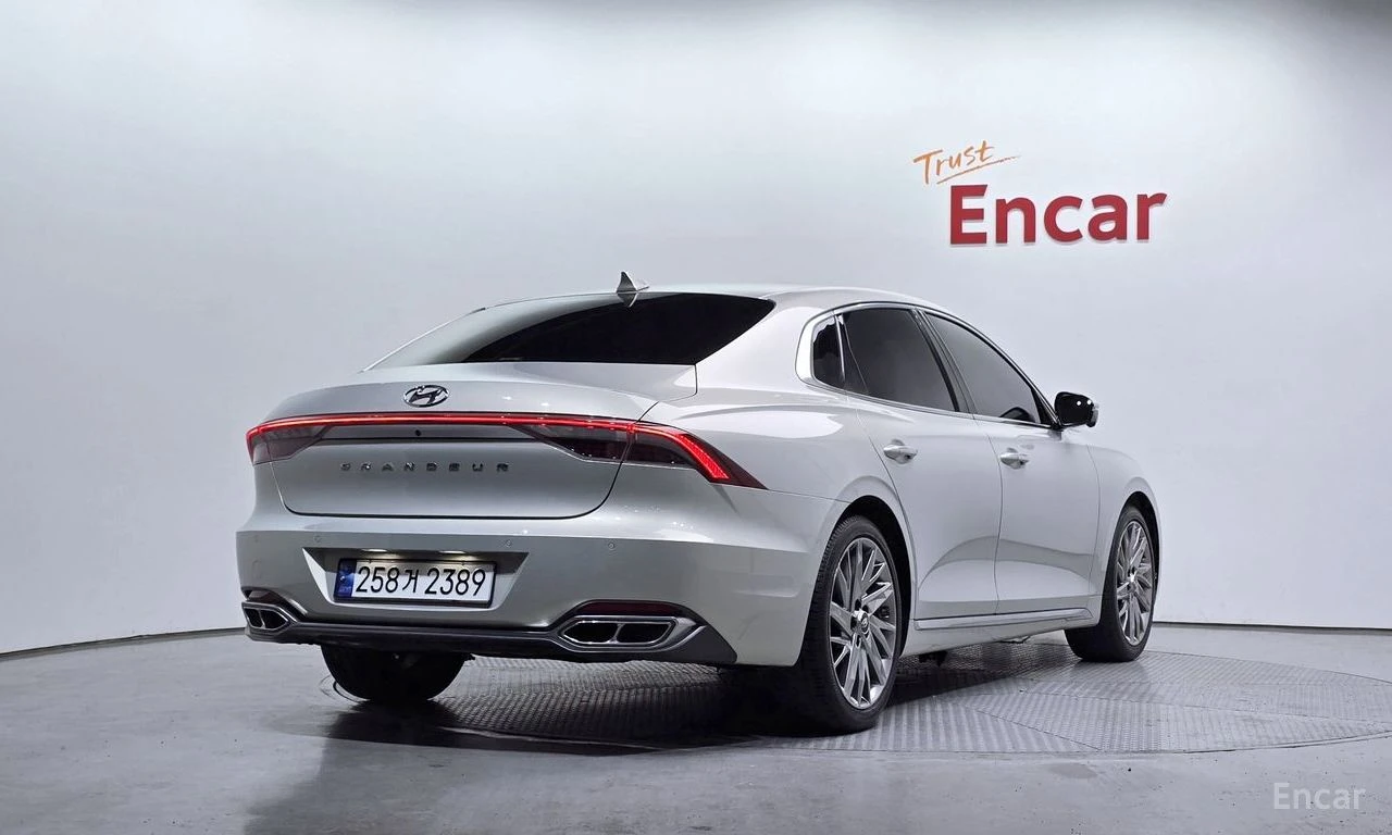 Hyundai Grandeur * ФИКСИРАНА ЦЕНА ДО БЪЛГАРИЯ * АВТОКРЕДИТ, снимка 3 - Автомобили и джипове - 55422459