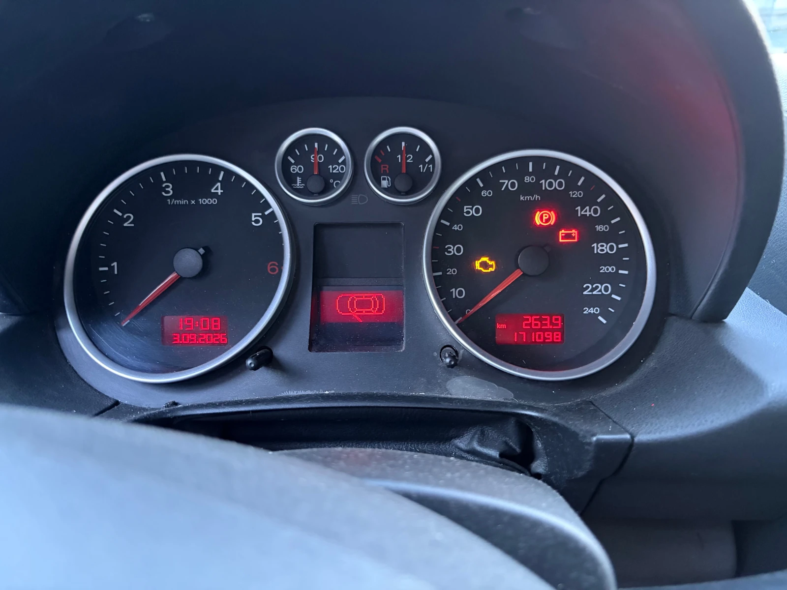 Audi A2 1.4, снимка 5 - Автомобили и джипове - 55954288