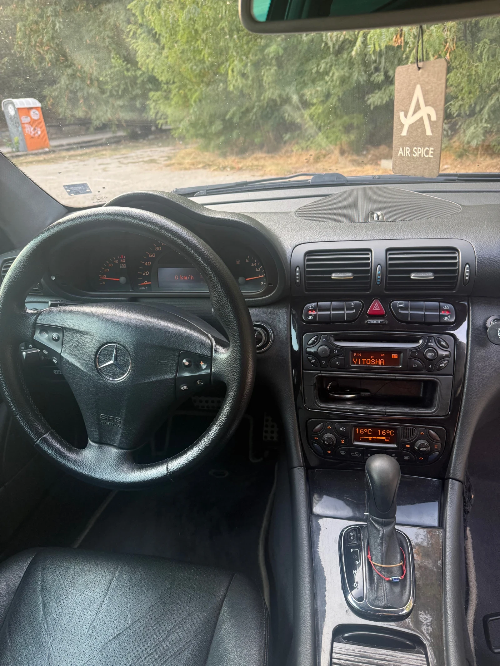 Mercedes-Benz C 220, снимка 11 - Автомобили и джипове - 56069993