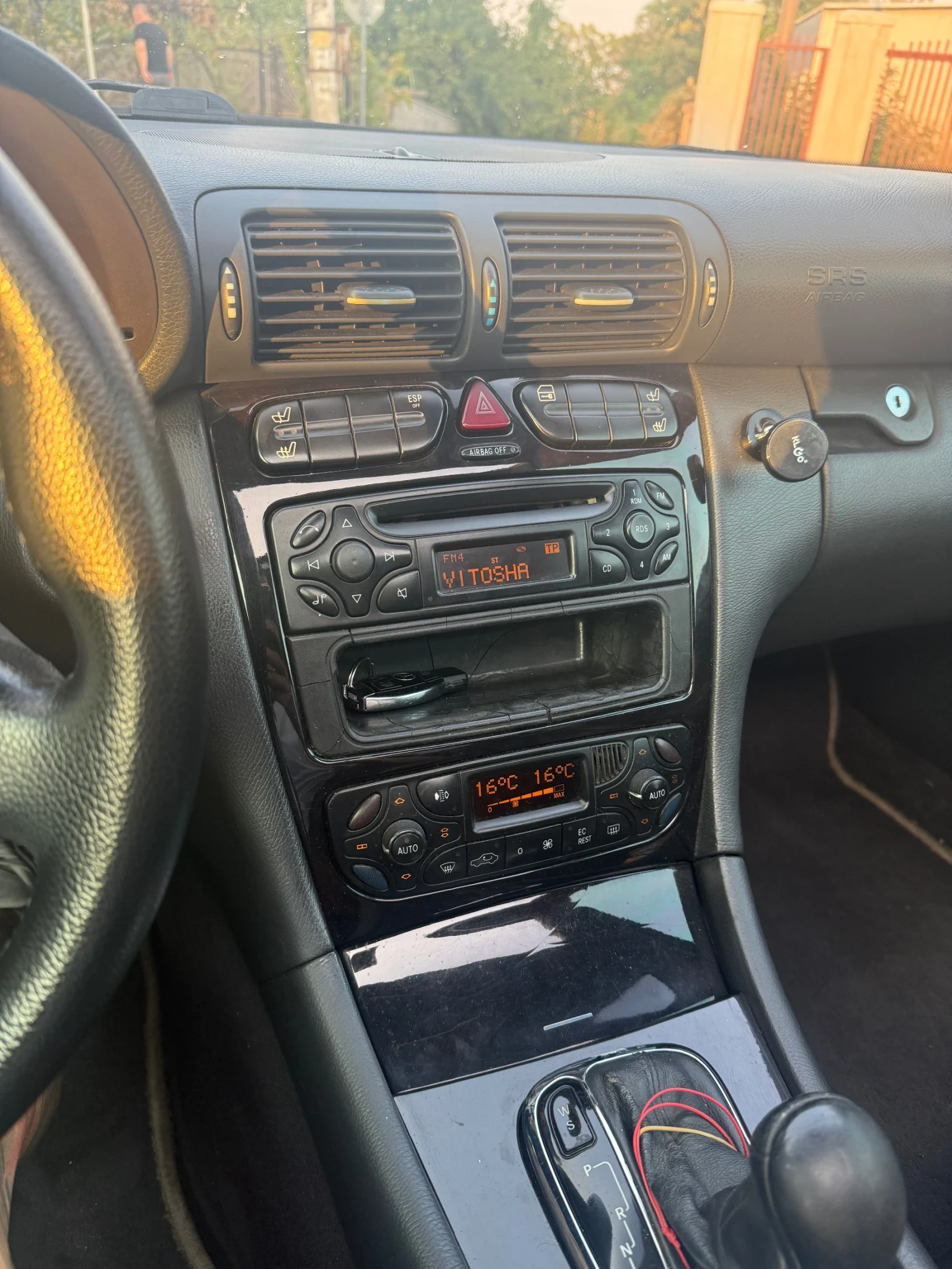 Mercedes-Benz C 220, снимка 8 - Автомобили и джипове - 56069993
