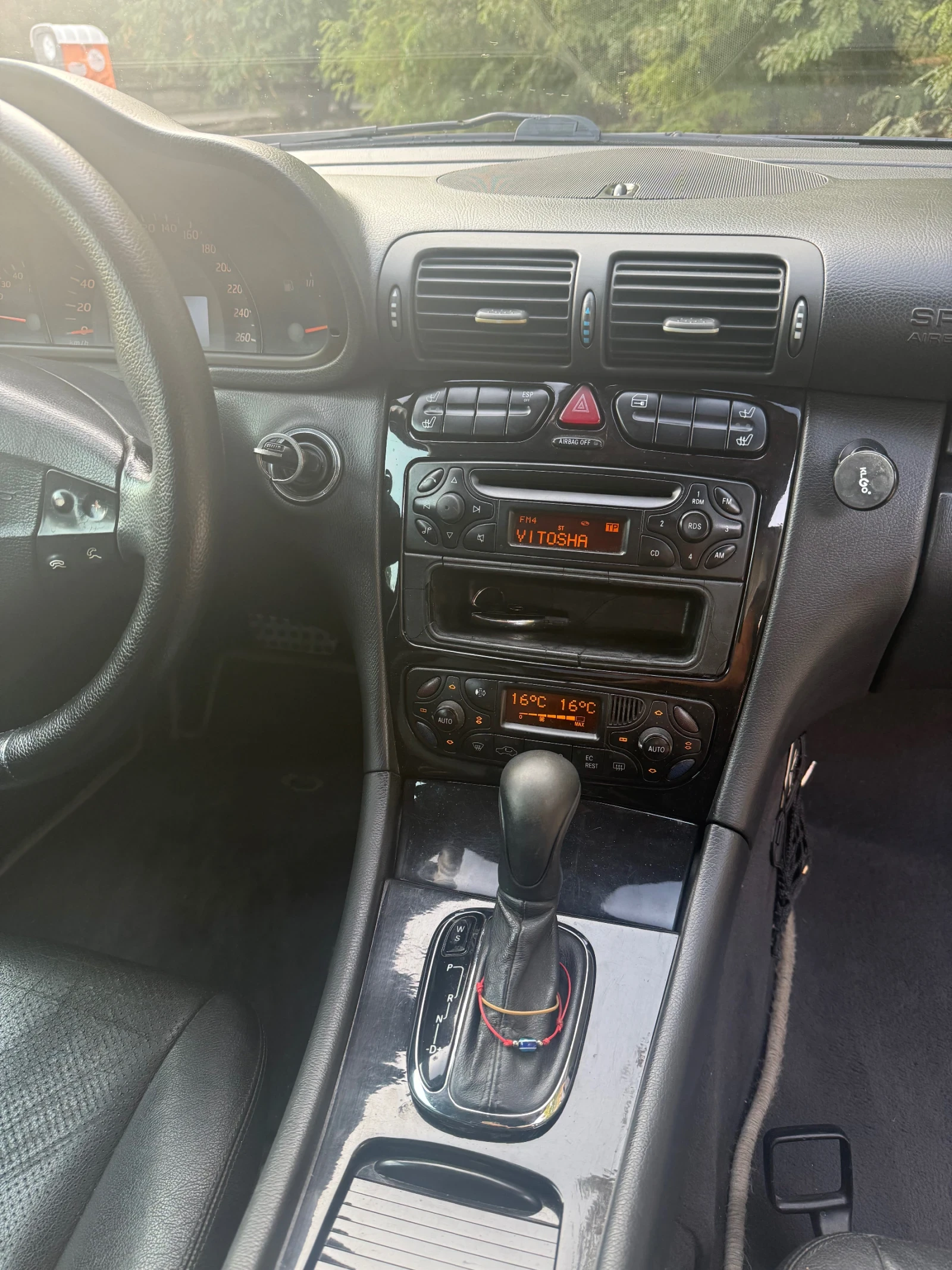 Mercedes-Benz C 220, снимка 12 - Автомобили и джипове - 56069993