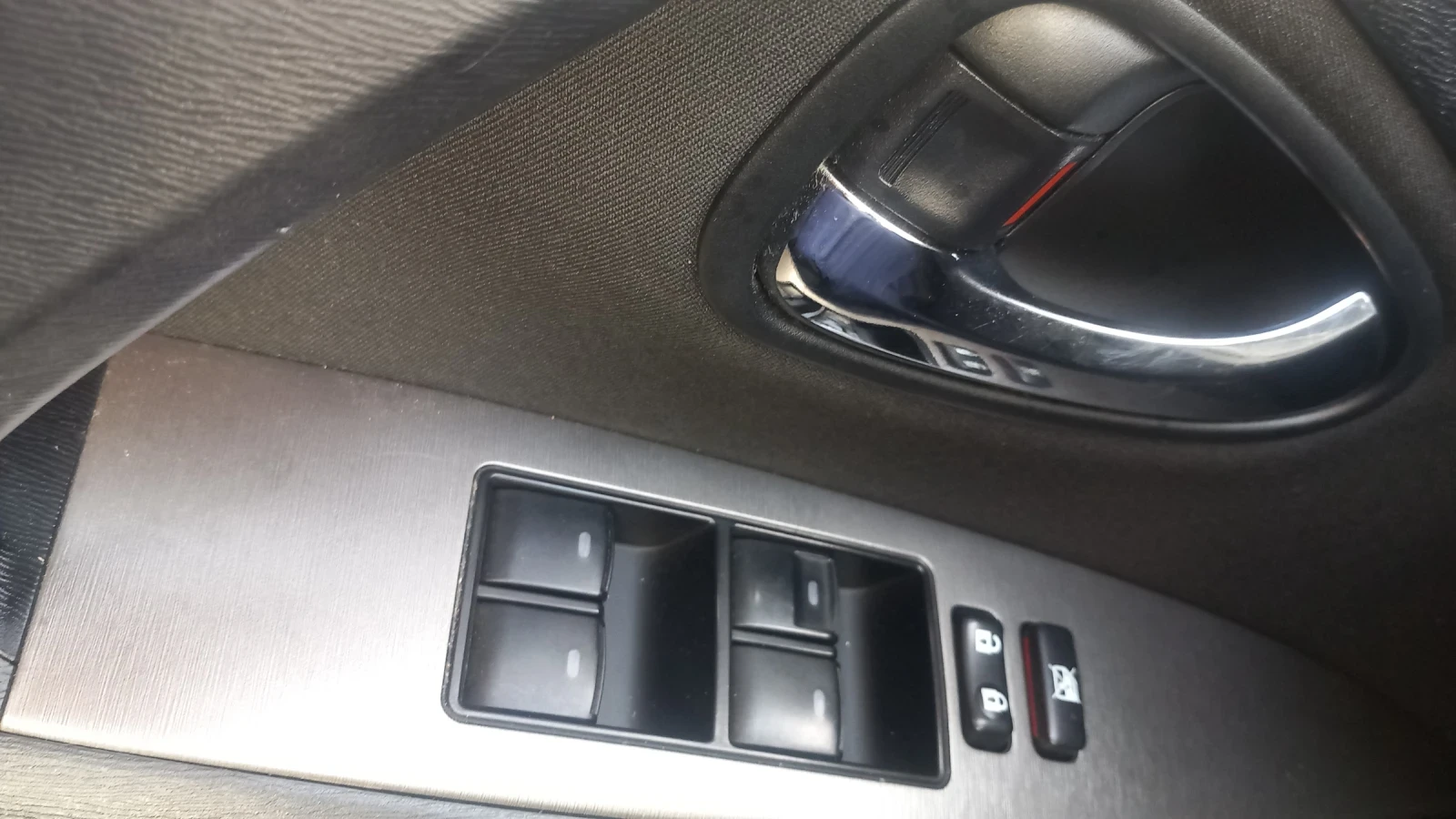 Toyota Avensis, снимка 11 - Автомобили и джипове - 56427071