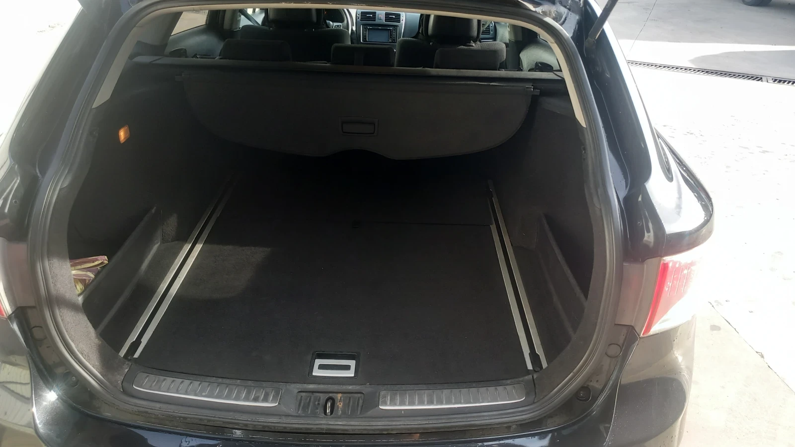Toyota Avensis, снимка 12 - Автомобили и джипове - 56427071