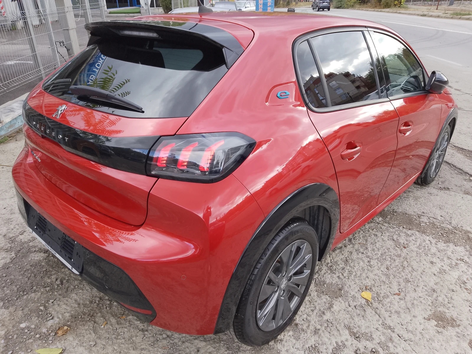 Peugeot 208 Е-208 ALLURE, снимка 5 - Автомобили и джипове - 56614988