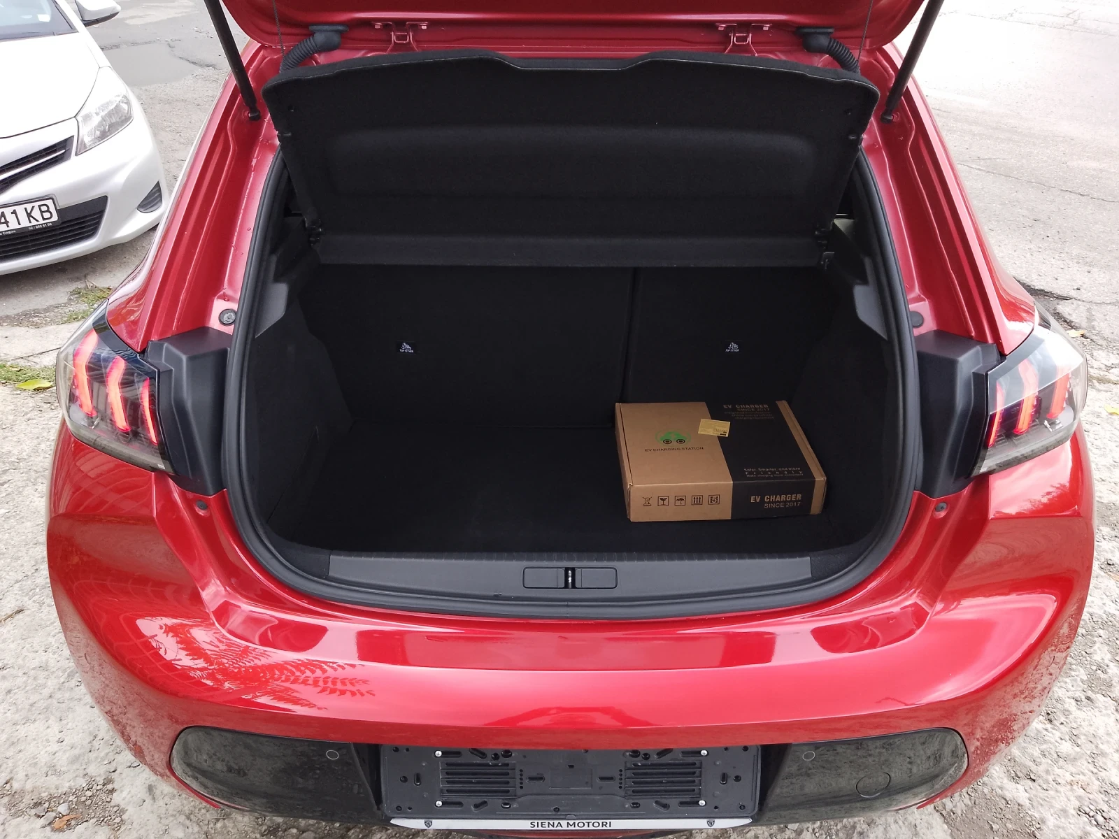 Peugeot 208 Е-208 ALLURE, снимка 16 - Автомобили и джипове - 56614988