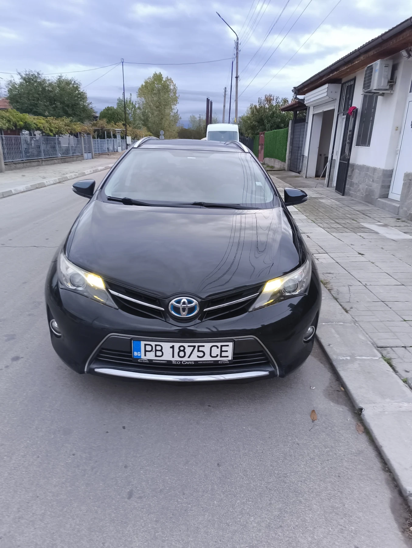Toyota Auris Комби , снимка 5 - Автомобили и джипове - 56619617