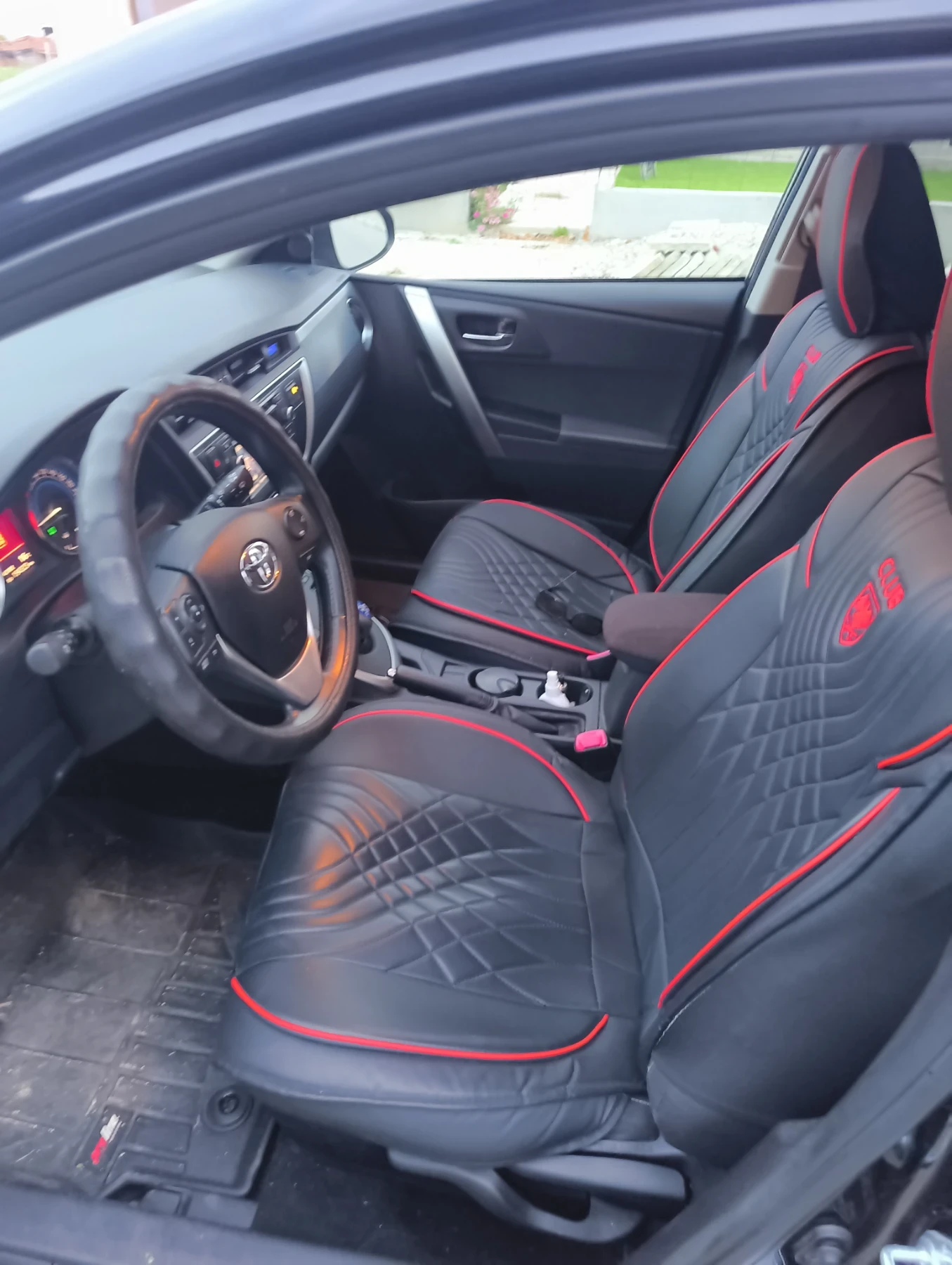 Toyota Auris Комби , снимка 11 - Автомобили и джипове - 56619617