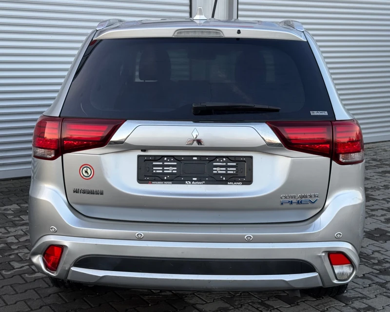 Mitsubishi Outlander 2, 0i plug-in hybrid, 121ps, 4x4, кожа, нави, мулт, снимка 7 - Автомобили и джипове - 48506780