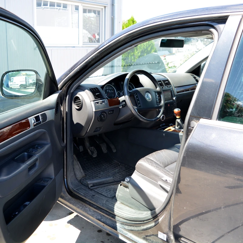 VW Touareg 2.5 TDI, снимка 6 - Автомобили и джипове - 51100441