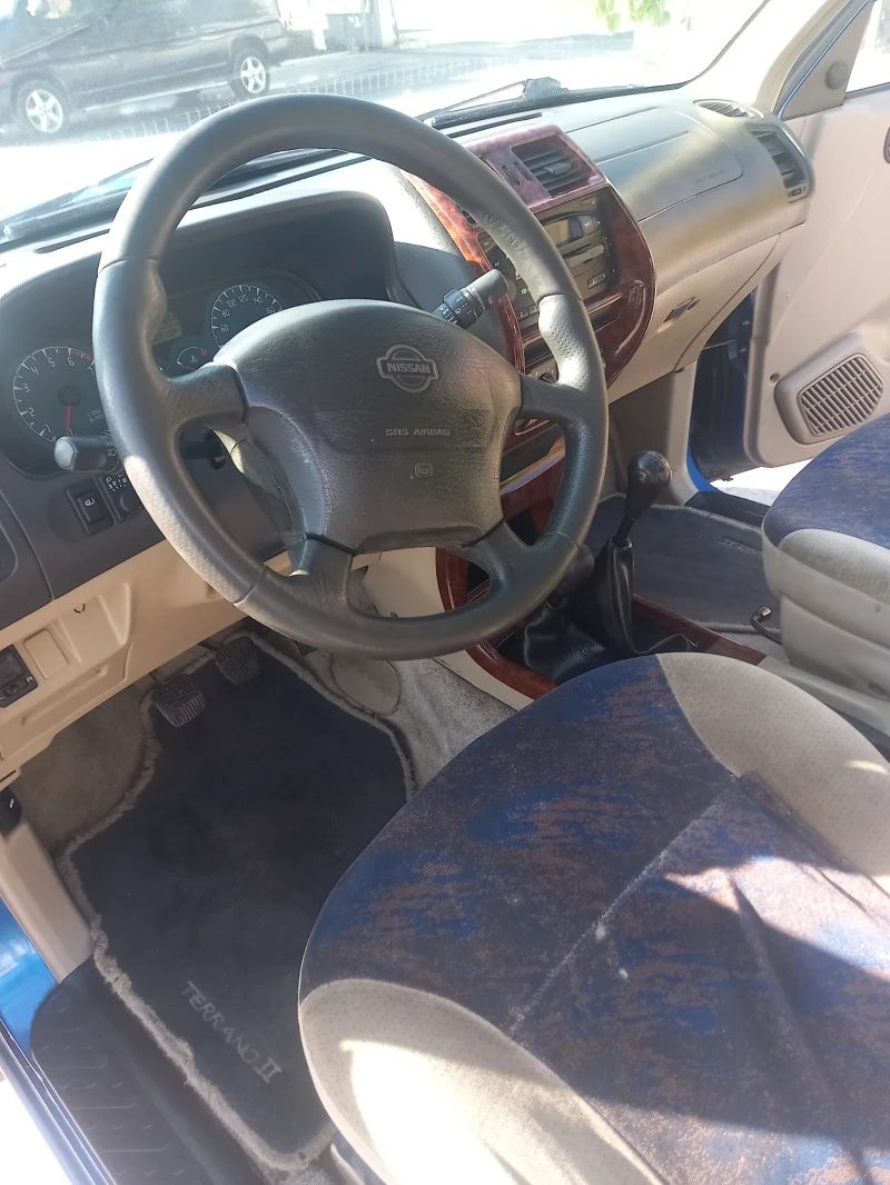Nissan Terrano Benzin 2.4 116kc. Klim. , снимка 6 - Автомобили и джипове - 52736018