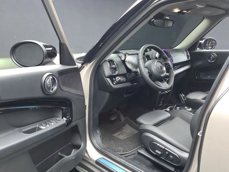 Mini Countryman 1.5 Automatic, снимка 10 - Автомобили и джипове - 56002122