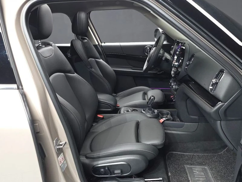 Mini Countryman 1.5 Automatic, снимка 11 - Автомобили и джипове - 56002122
