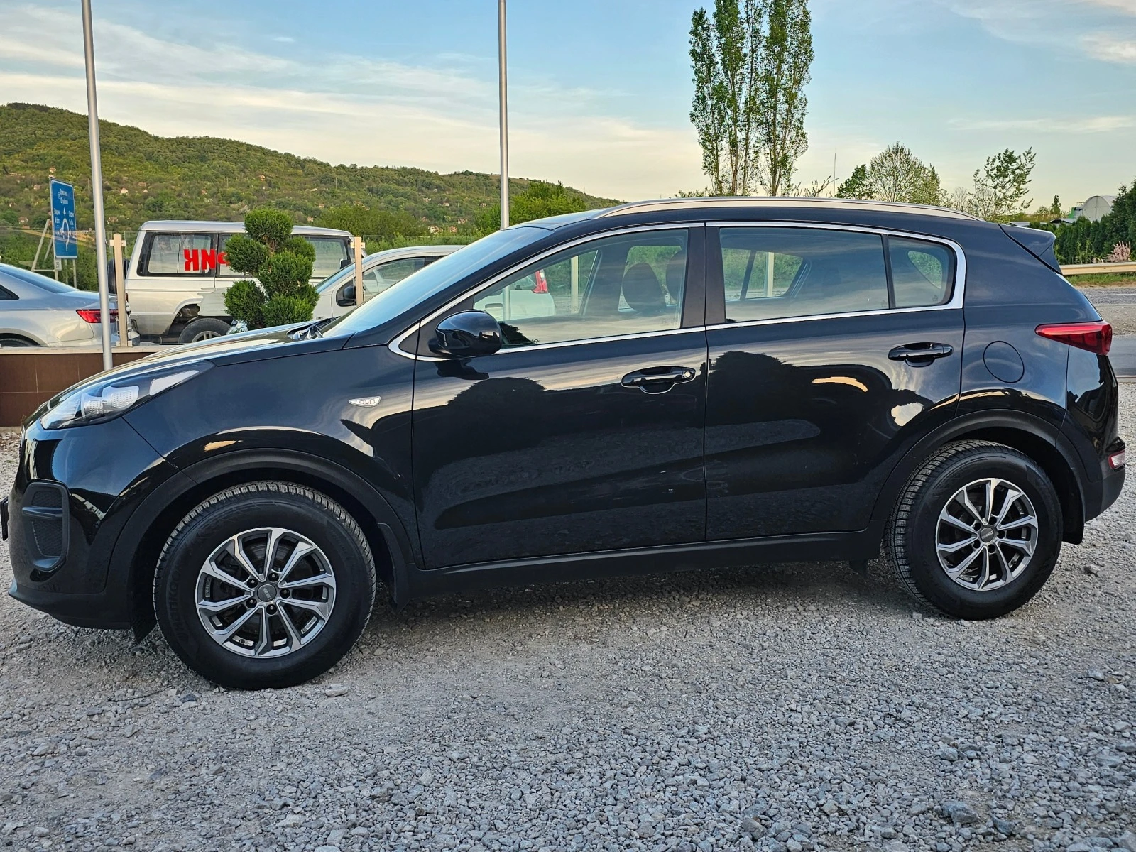 Kia Sportage 1.7CRDI 116кс ! ! РЕАЛНИ КИЛОМЕТРИ ! ! EURO6b - изображение 2