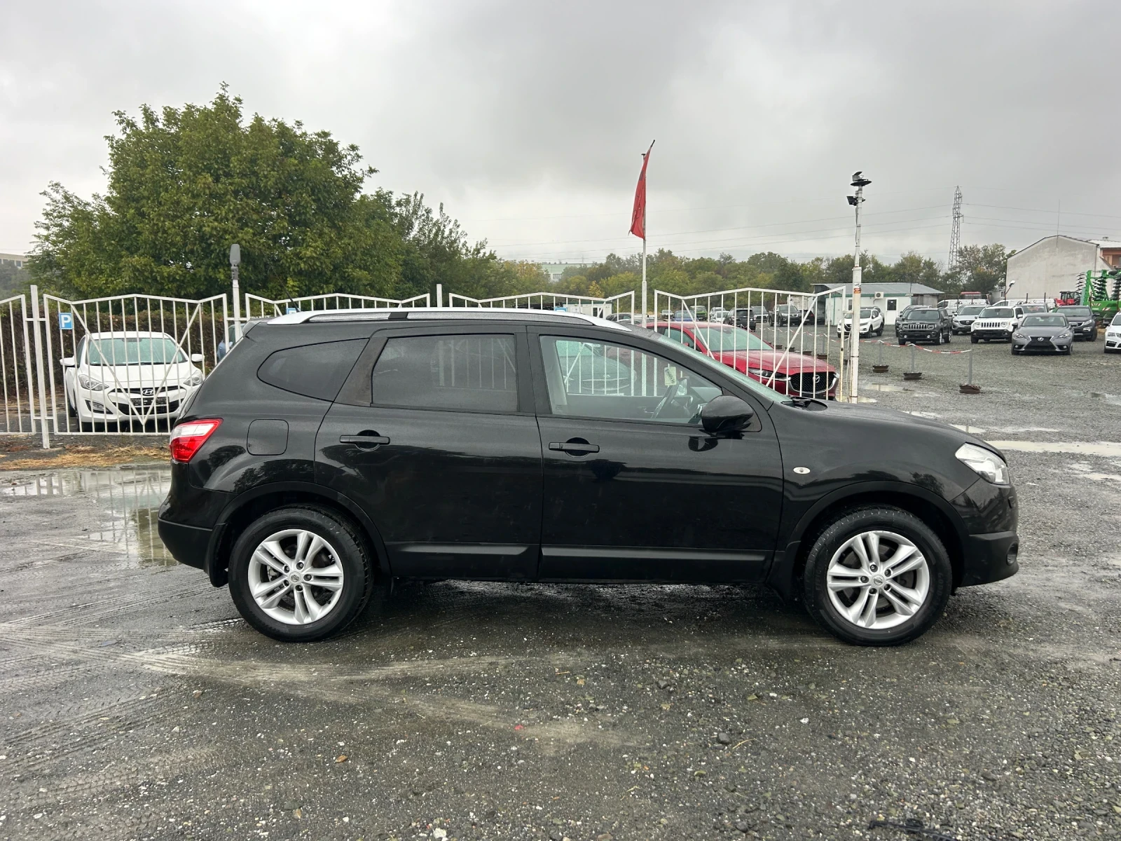 Nissan Qashqai 2.0i -141 / 4Х4 / АВТОМАТИК / 6+ 1 /НАВИ /ПАНОРАМА - изображение 4