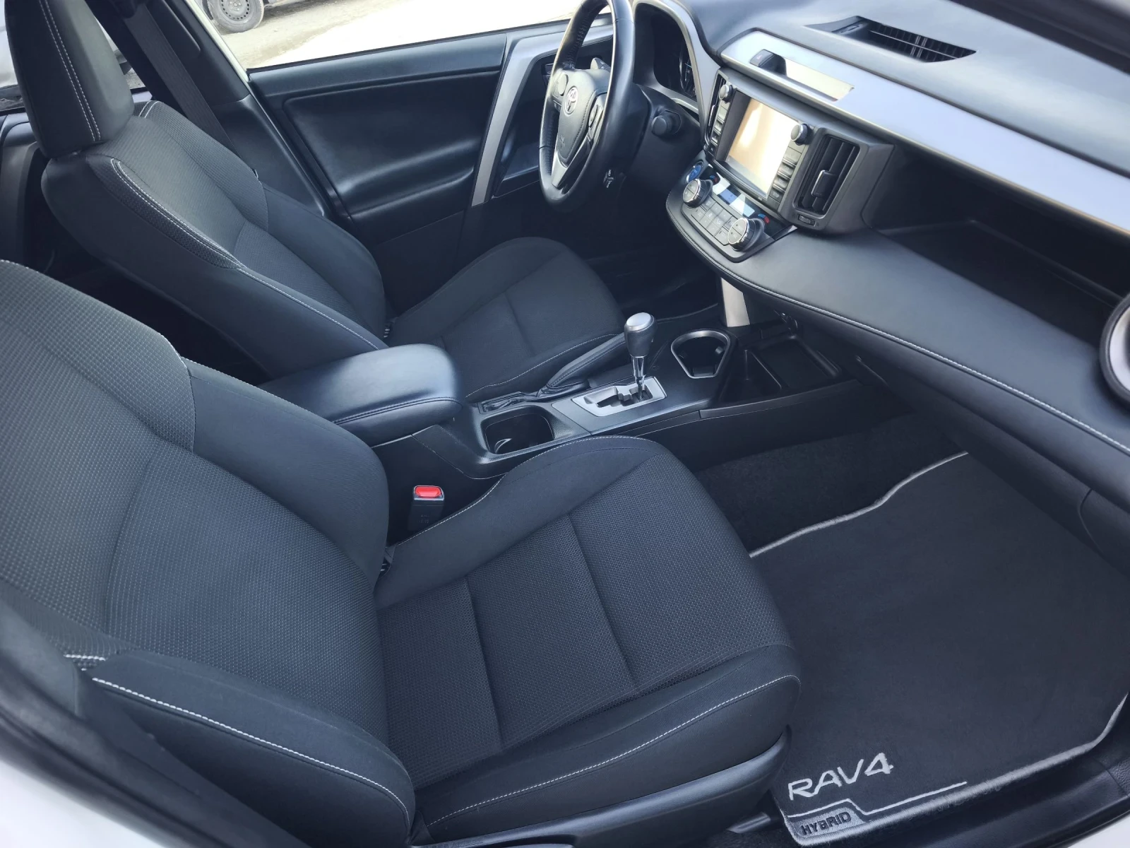 Toyota Rav4 2.5HYBRID FULL SERVICE IN TOYOTA NEW  - изображение 10