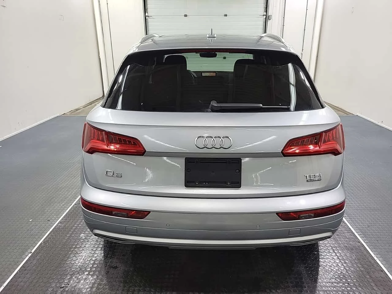 Audi Q5 * TECHNIK * Pano * 2 Ключа * 360 * B&O, снимка 17 - Автомобили и джипове - 54348766