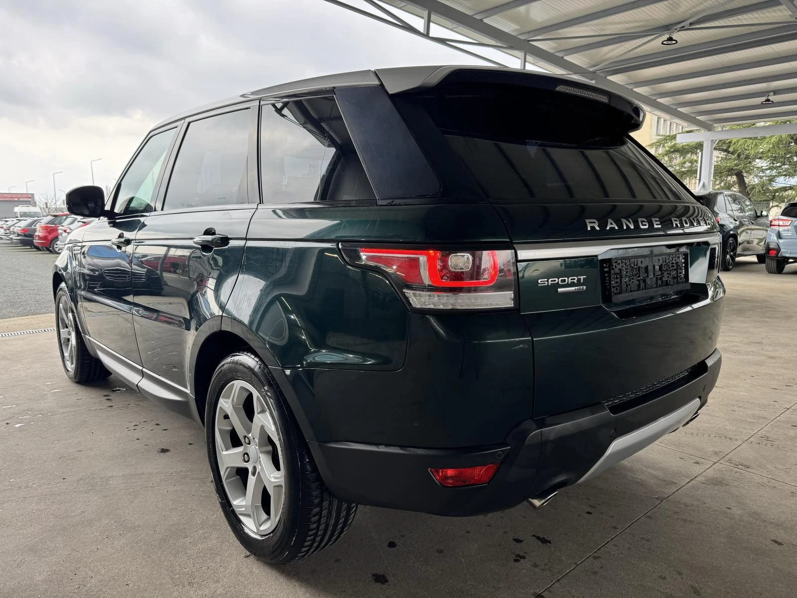 Land Rover Range Rover Sport 3.0HSE* 250ps* 4x4* MERIDIAN* НАВИ* КАМЕРА* , снимка 3 - Автомобили и джипове - 54560023