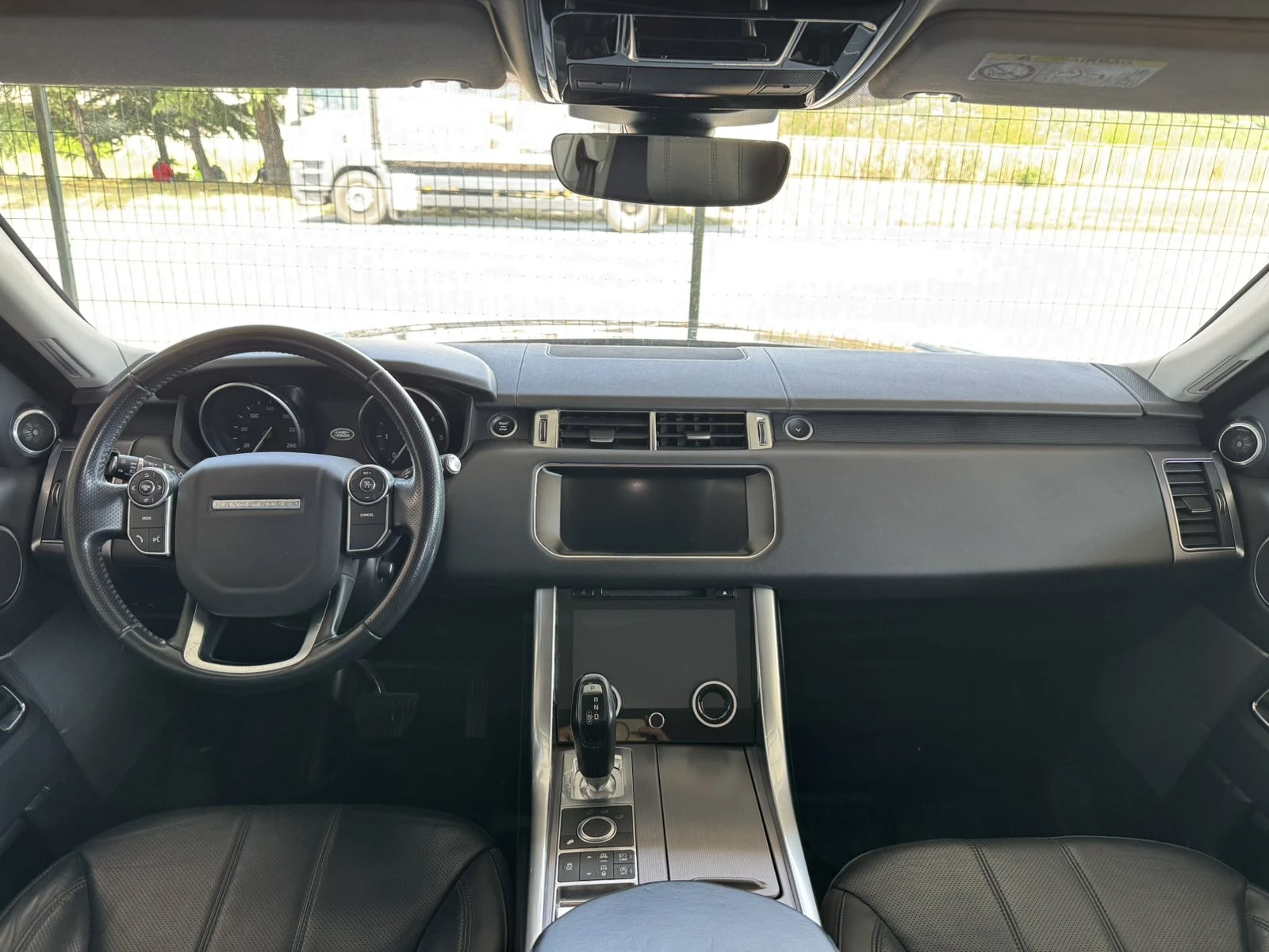 Land Rover Range Rover Sport 3.0HSE* 250ps* 4x4* MERIDIAN* НАВИ* КАМЕРА* , снимка 11 - Автомобили и джипове - 54560023