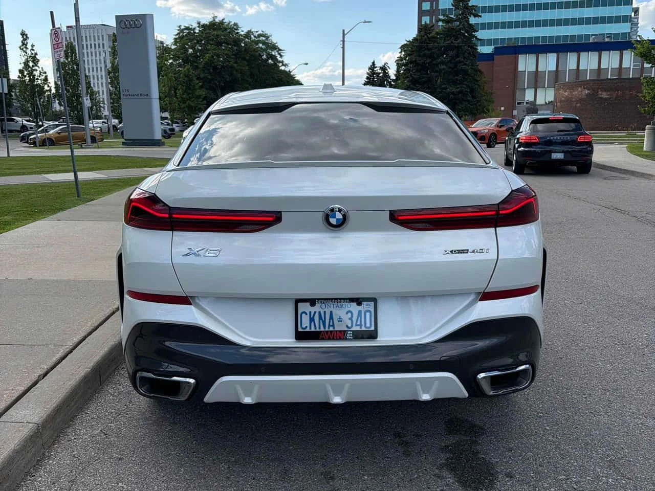 BMW X6 xDrive40i | ДИСТРОНИК | 360 | HARMAN KARDON, снимка 5 - Автомобили и джипове - 55400994