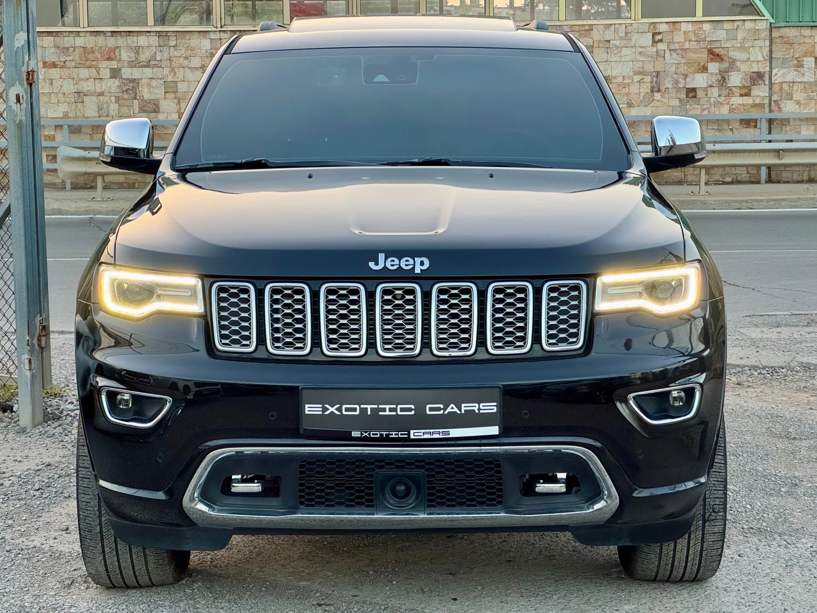 Jeep Grand cherokee 3.6 V6 ! Overland ! FaceLift !, снимка 2 - Автомобили и джипове - 55924971