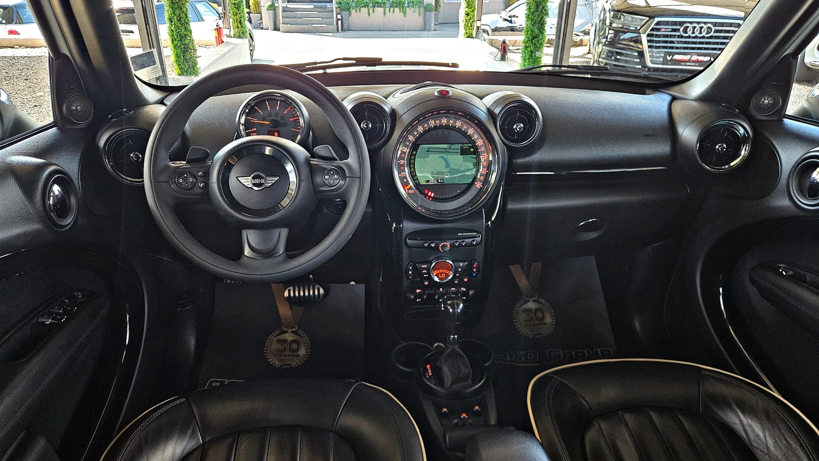 Mini Countryman ALL4/PANORAMA/HARMAN/KARDON/KEYLESS GO/LIZING, снимка 9 - Автомобили и джипове - 56071459