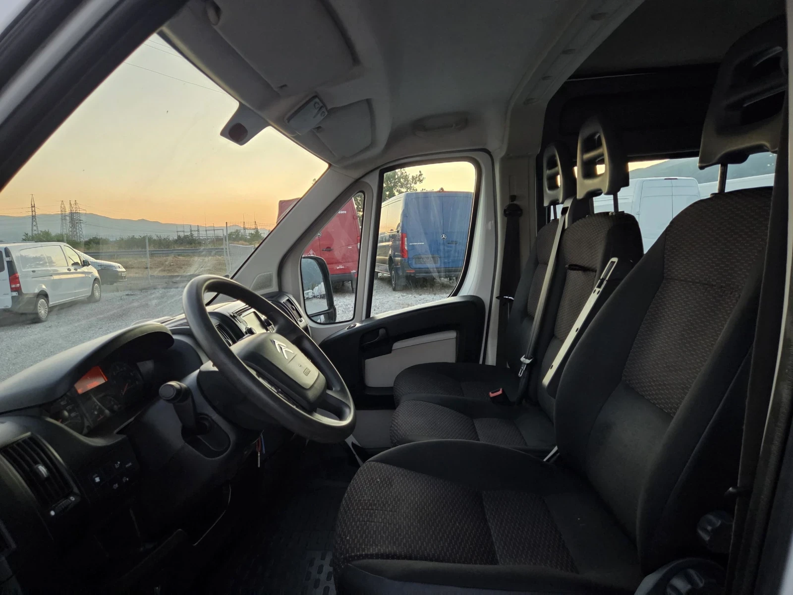 Citroen Jumper Тваропътник, 6 места, Клима, Нави - изображение 9