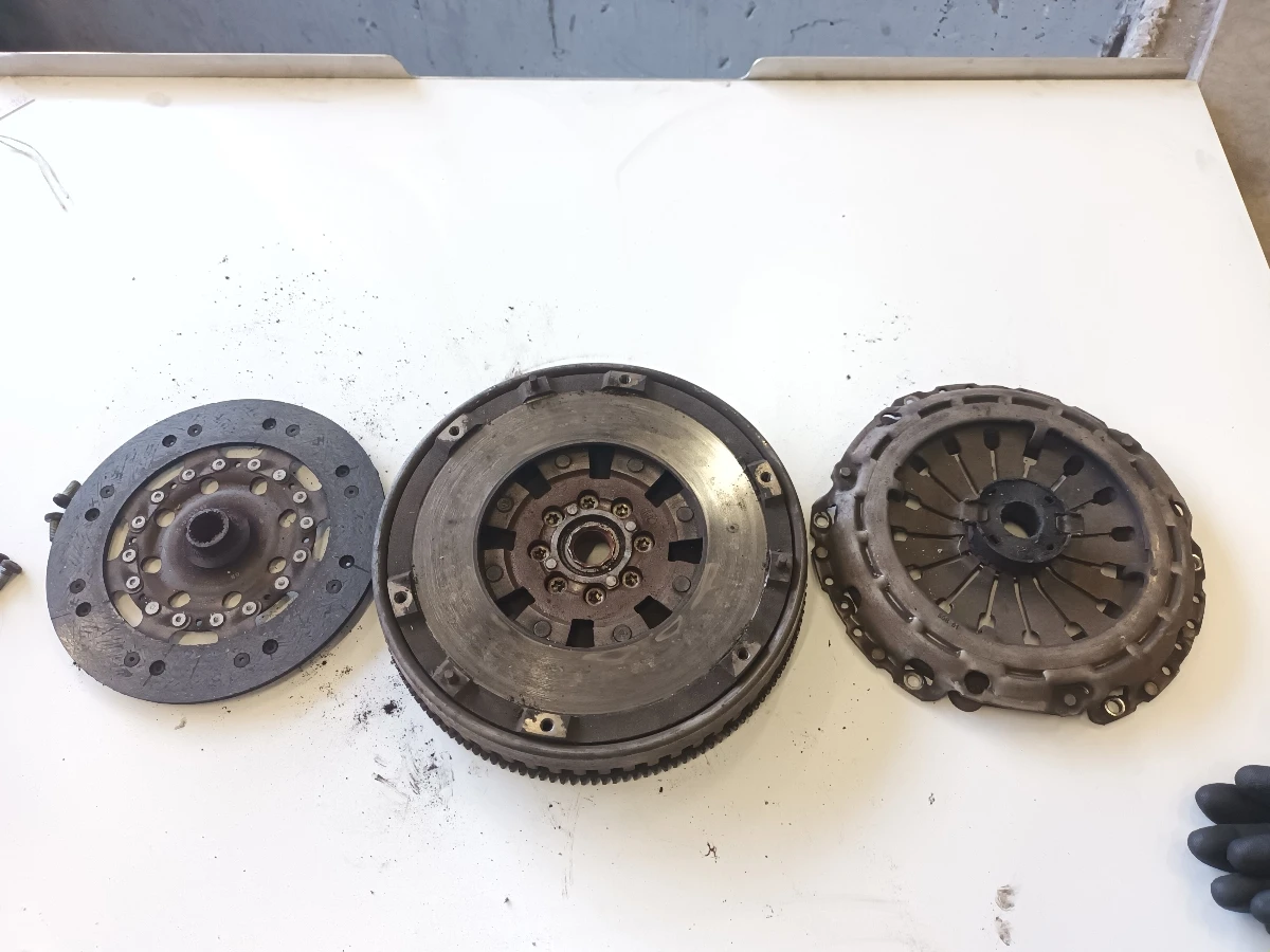     5, 2.2  | Mobile.bg   1