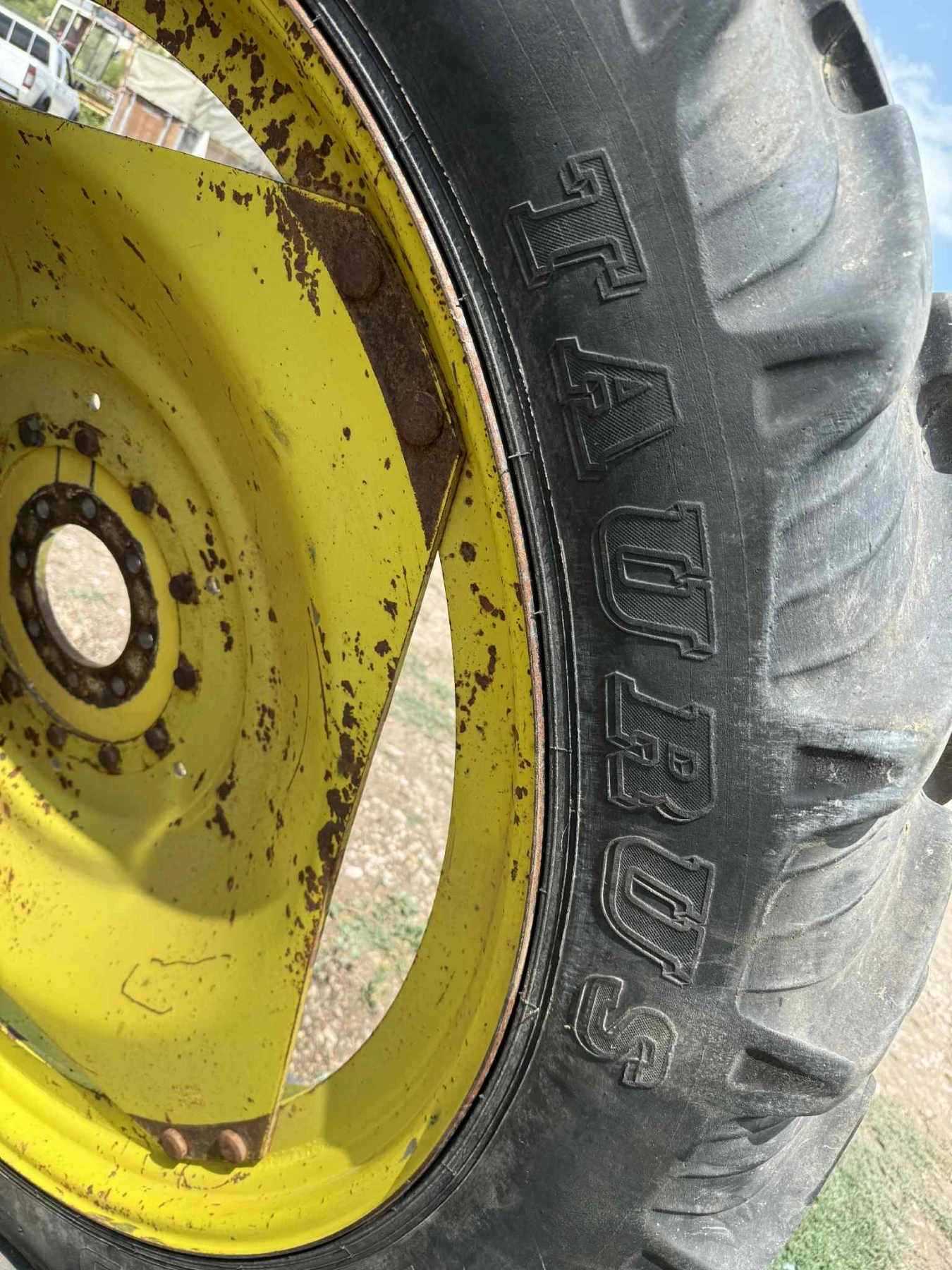    270/95R28 | Mobile.bg   4