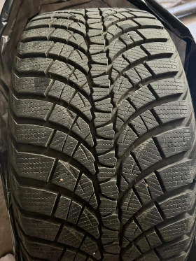 Гуми Зимни 255/40R17, снимка 1 - Гуми и джанти - 47381855