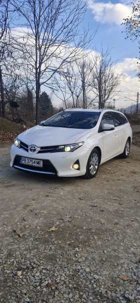 Toyota Auris 2.0D4D 124к.с. Навигация, Камера, Под.седалки, снимка 1