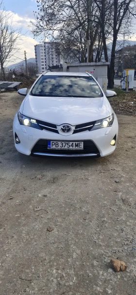 Toyota Auris 2.0D4D 124к.с. Навигация, Камера, Под.седалки, снимка 3