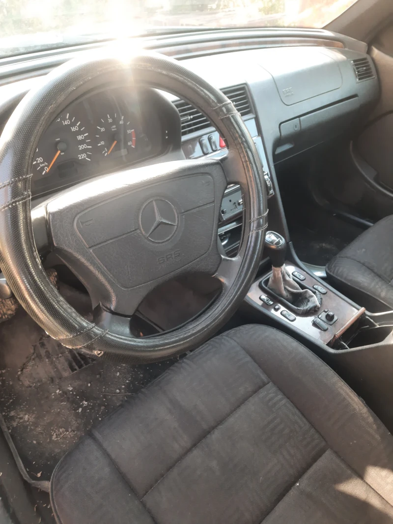 Mercedes-Benz C 250, снимка 3 - Автомобили и джипове - 47361704