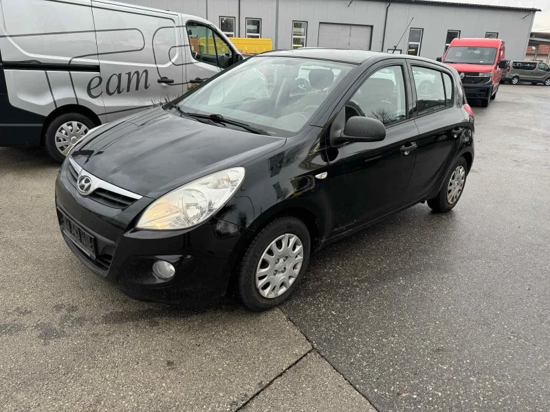 Hyundai I20 1, 3i euro 5b, снимка 1 - Автомобили и джипове - 48709235