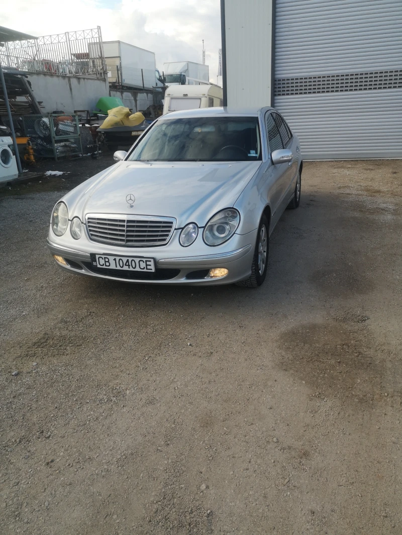 Mercedes-Benz E 200 компресор, снимка 16 - Автомобили и джипове - 48816752